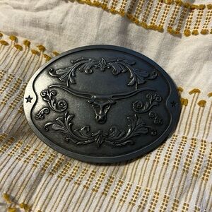 Great condition belt buckle from Bev Buckle long horn steer lead free patented